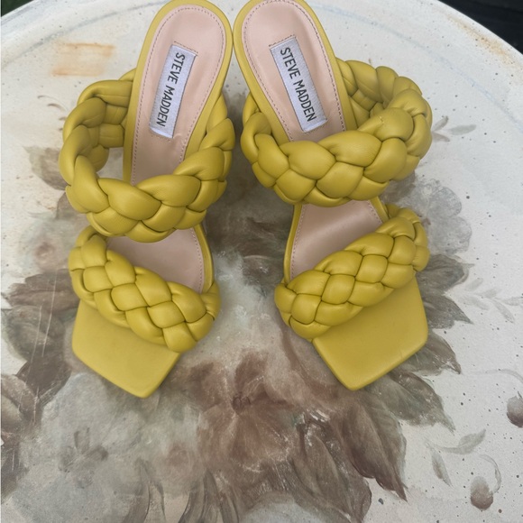 Steve Madden Yellow Braided Women's Heels - Picture 2 of 4